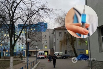"Вцепился в руку зубами!" Киевская больница отказала пациентке в прививке: вспыхнул скандал