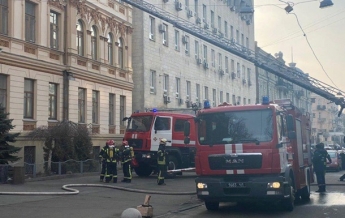 В Киеве горит здание Министерства культуры (фото, видео)