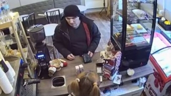 Виртуозное мошенничество в киевской кофейне попало на камеру