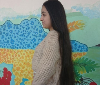 Рапунцель из Мелитополя поделилась главными секретами красивых волос (фото)
