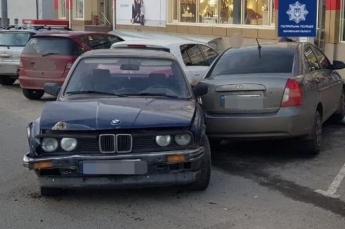 В Харькове пьяный водитель протаранил три автомобиля: детали