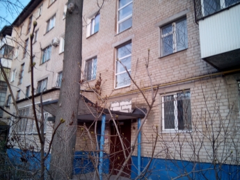 В Мелитополе жители многоэтажки развязали войну из-за установки окна