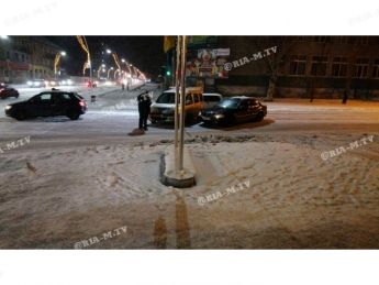 В центре Мелитополя в ДТП попали сразу четыре автомобиля (фото)