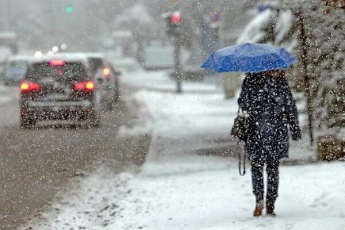 Шквалы и мокрый снег: синоптики уточнили прогноз погоды по Украине