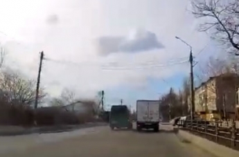 Мелитопольские маршрутчики гоняют по городу на красный (видео)