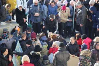 "Вирус жадности и жлобства": в центре Одессы устроили давку из-за халявы. Фото