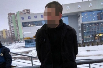 В Киеве мужчина, бросивший в патрульных гранату, сядет на девять лет