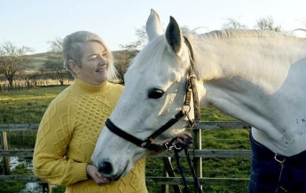 Лошадь спасла наездницу от смертельной болезни (фото)