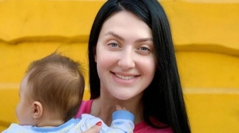 Жена Бабкина показала 8-месячного сына и похвасталась первыми достижениями малыша (фото)