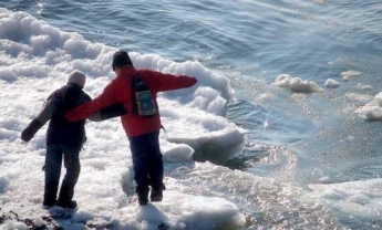 Двое детей погибли: под Харьковом трое школьников провалились под лед