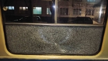 В Днепре обстреляли трамвай с пассажирами: подробности ЧП