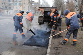 В Мелитополе в середине февраля стартовал ремонт дорог (фото, видео)