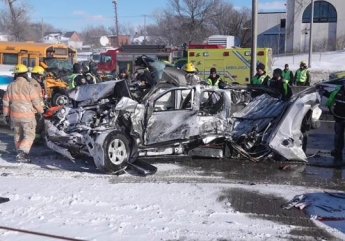 В Канаде столкнулись 200 авто: пострадали 60 человек (фото, видео)