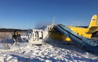 В России пять человек пострадали при жесткой посадке самолета (видео)