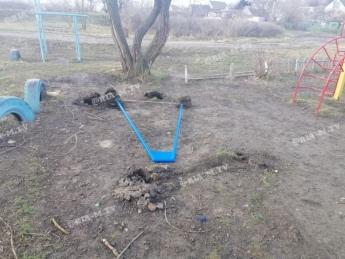 В Мелитополе детскую площадку разобрали на металлолом (фото)