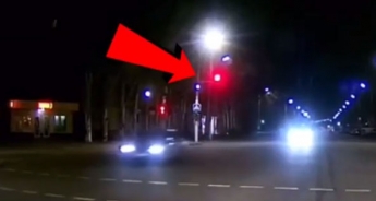В Мелитополе "камикадзе" пролетел по проспекту на красный (видео)
