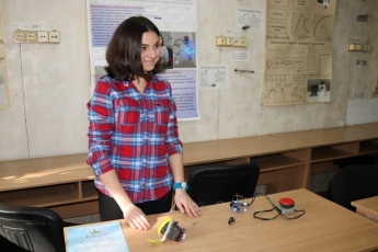 Студентка в Запорожье изобрела прибор для реабилитации после инсульта