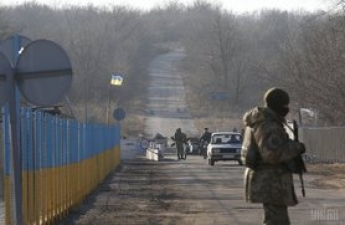Оккупанты обстреляли позиции ОС неподалеку КПВВ "Марьинка", ранены двое украинских воинов, - пресс-центр