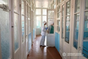 Жена первого в Украине пациента с коронавирусом заявила, что ему становится хуже