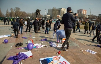 В Кыргызстане напали на участниц Марша женщин