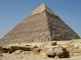 Возле знаменитой египетской пирамиды произошла страшная трагедия