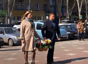 В Мелитополе официальные лица почтили память Кобзаря (фото)