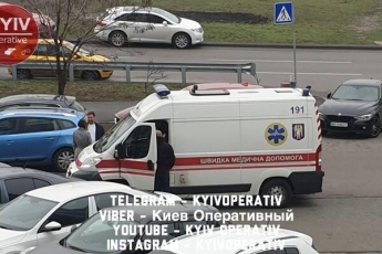 В Киеве врач клиники "Адонис" отказался помочь человеку: в медучреждении отреагировали