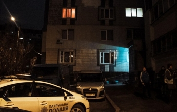 В Киеве мужчина выпрыгнул из окна многоэтажки − СМИ (видео)