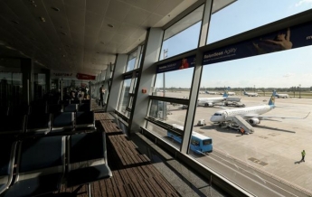 В "Борисполе" сняли с рейса трех пассажиров из-за подозрения на коронавирус