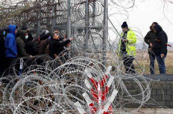Власти ЕС предложили мигрантам 2 тысячи евро за возвращение на родину