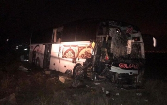 В Турции 44 человека пострадали в ДТП с автобусом (фото)