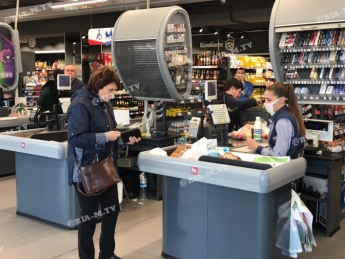 Новый тренд – в Мелитополе из-за коронавируса в супермаркете и на почте ввели масочный режим