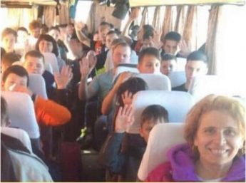"Это были настоящие гонки": глава МИД рассказал, как из Франции вывезли в Украину десятки детей