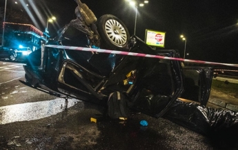 В Киеве возле моста Метро произошло смертельное ДТП (фото, видео)