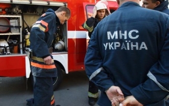 В Киеве спасли мужчину из-под земли (фото)
