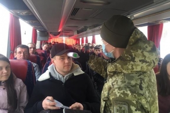 В Украину за сутки вернулись 4,5 тысяч граждан, застрявших на границе (фото)