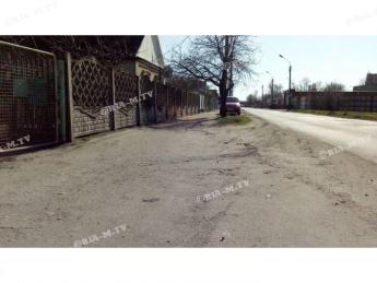 В Мелитополе тротуары прокладывают даже на окраине города (фото)