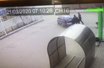 Под Киевом воры украли платежный терминал (видео)
