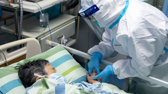 Во Франции коронавирус собираются лечить смертельно опасным препаратом: громкие детали