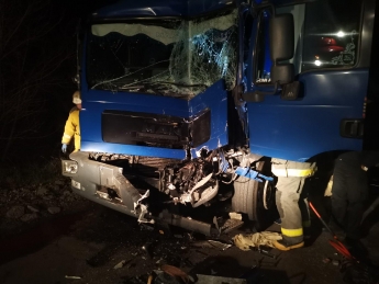 Стало известно какие травмы получил водитель грузовика, попавшего в аварию на трассе под Мелитополем
