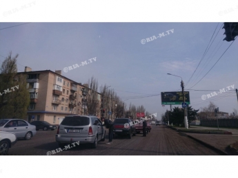 На центральном проспекте в Мелитополе не разъехались ВАЗы (фото)
