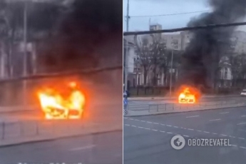В центре Киева на ходу загорелся автомобиль. Видео пожара