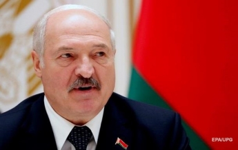 Лукашенко выступил против изоляции в "тухлых квартирах"