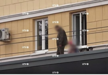 На самоизоляции детей выгуливали на крыше дома (видео)