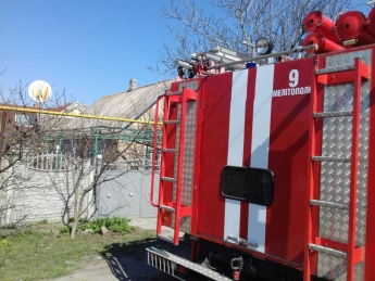 В Мелитополе разгорелся пожар в частном доме (фото)