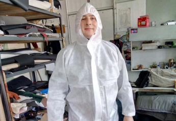 В Мелитополе шьют защитные костюмы для медиков (фото)