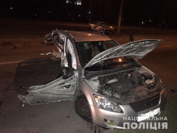 В Запорожье в ДТП погиб водитель легковушки (фото)