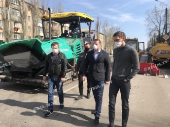 Когда ремонт дороги на центральном проспекте Мелитополя завершится (видео, фото)