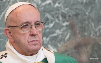 Папа Римский считает пандемию реакцией природы на действия людей