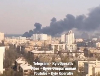 На Бориспольской в Киеве пылает масштабный пожар (видео)